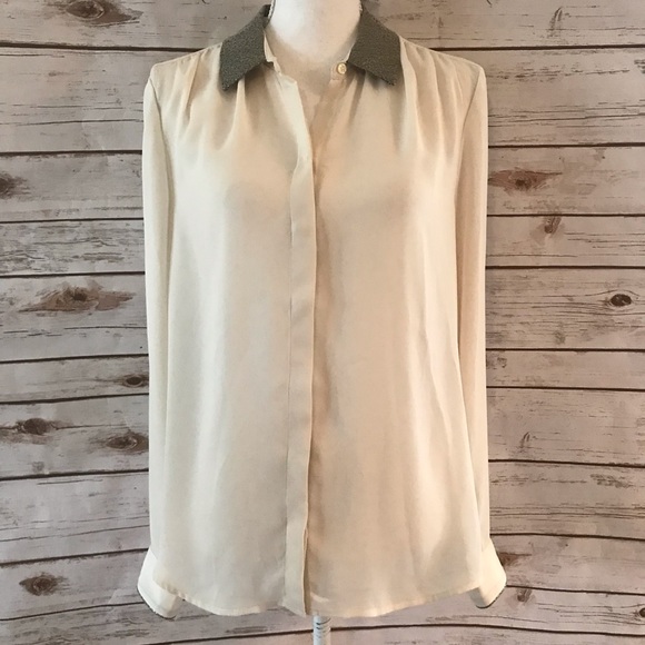 Banana Republic Tops - 💚BANANA REPUBLIC Semi-Sheer Classic Fit Blouse